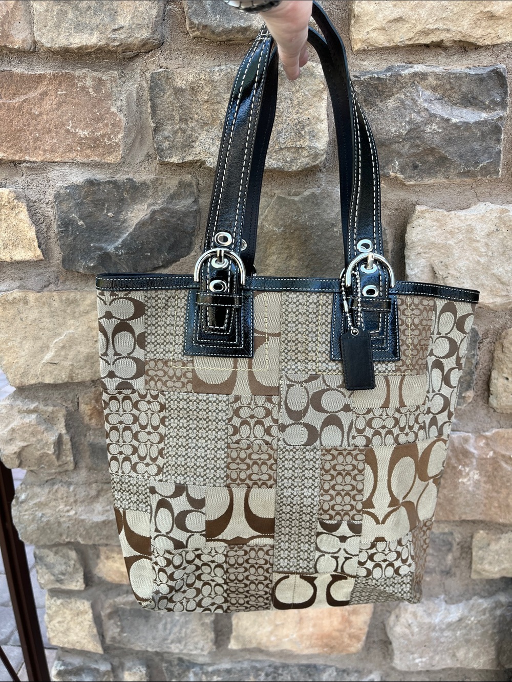 Coach Vintage Large Patchwork Brown Jacquard Signature C Logo Tote Black Patent - Picture 3 of 14